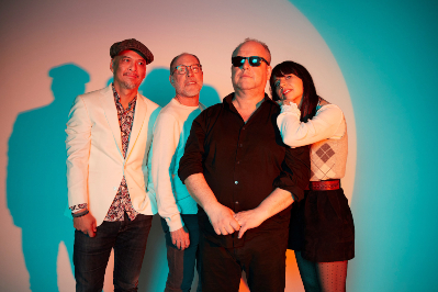 Alternatyvaus roko legendos „Pixies“ kitą vasarą surengs pasirodymą Lietuvoje  